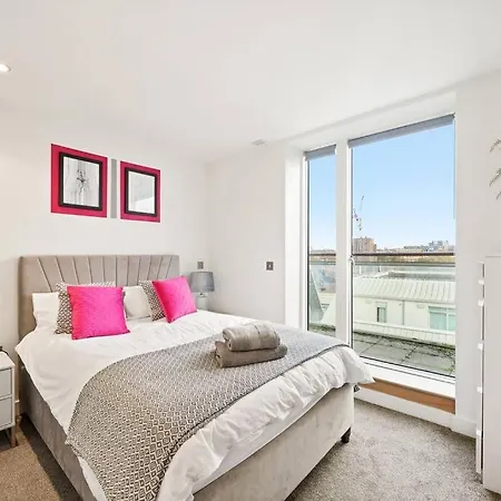 The Ultimate Penthouse In Leeds - 3 Balconies Apartment