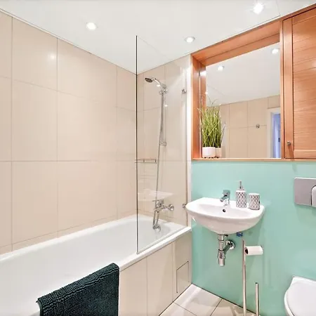 The Ultimate Penthouse In Leeds - 3 Balconies Apartment *