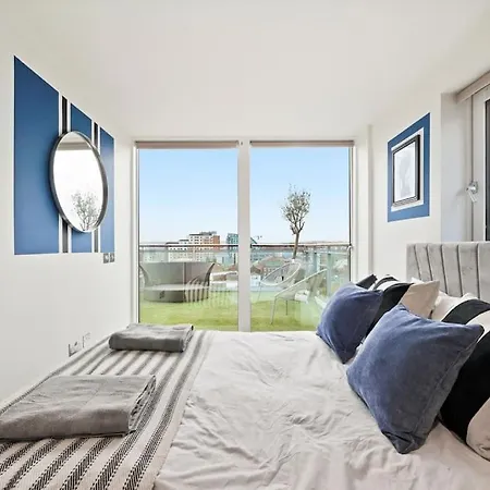 The Ultimate Penthouse In Leeds - 3 Balconies *