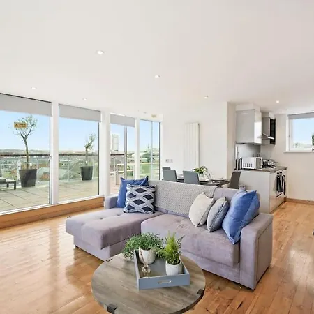 The Ultimate Penthouse In Leeds - 3 Balconies Apartment