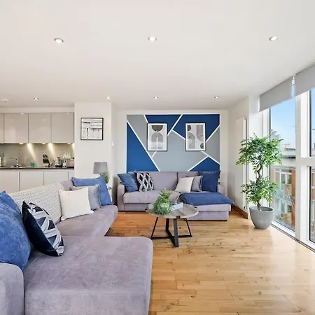 The Ultimate Penthouse In Leeds - 3 Balconies Apartment *